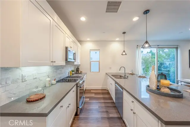 177 Frame, Irvine, CA 92618 - Image #3