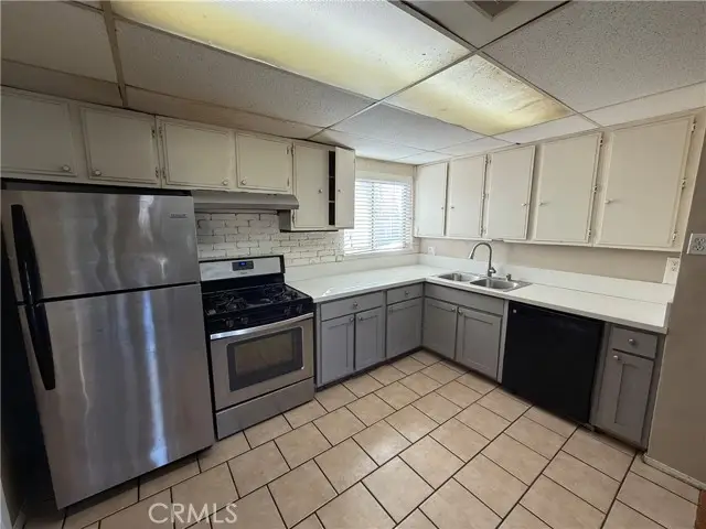 13836 Community Street, Panorama City, CA 91402 - Image #2