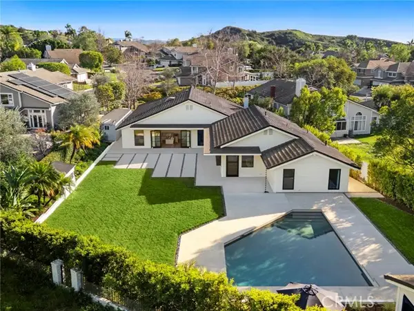 5 Hedgeland, Laguna Hills, CA 92679