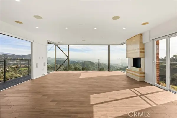 6960 Pacific View, Los Angeles, CA 90068