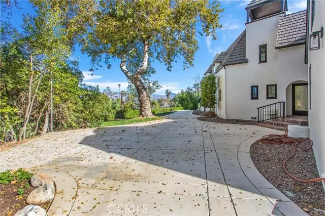 745 W Sunset Drive, Redlands, CA 92373 - Image #3