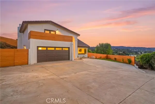 100 S Saddleback, Anaheim, CA 92808