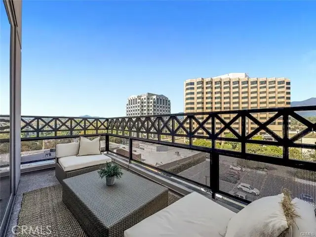 931 E Walnut, Pasadena, CA 91106 - Image #2