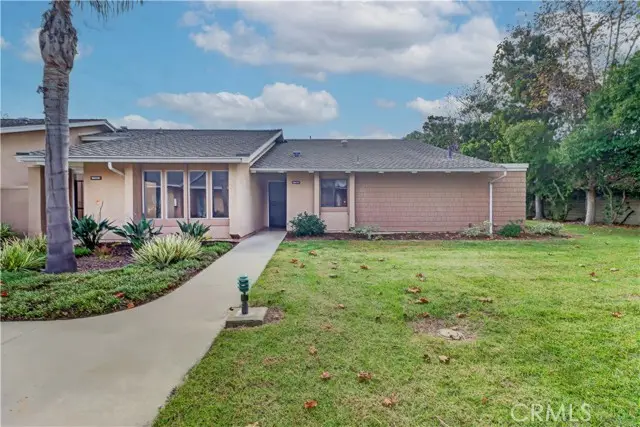 8566 Sierra #911-D, Huntington Beach, CA 92646 - Image #1