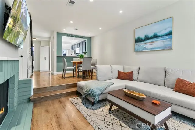 1083 Mesa Bluff #13, Costa Mesa, CA 92627 - Image #2