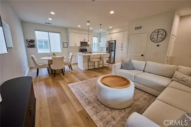 1128 Via Lucero, Oceanside, CA 92056 - #1