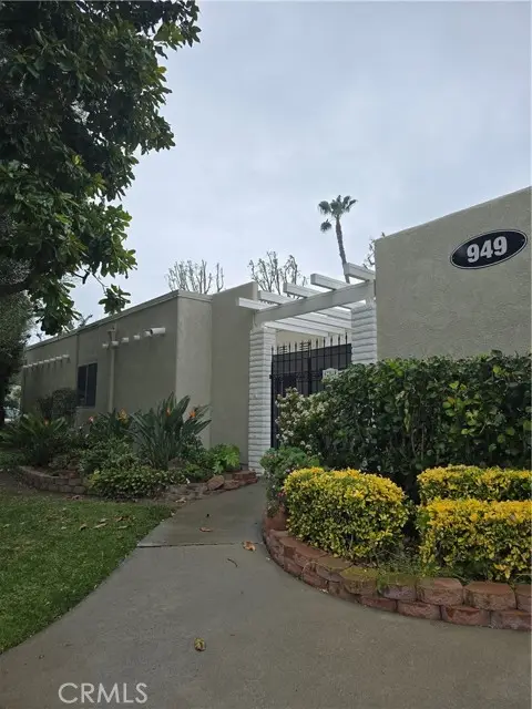 949 Calle Aragon Unit B, Laguna Woods, CA 92637