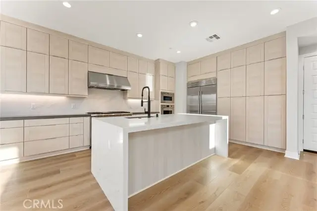 209 Stage, Irvine, CA 92618 - #3