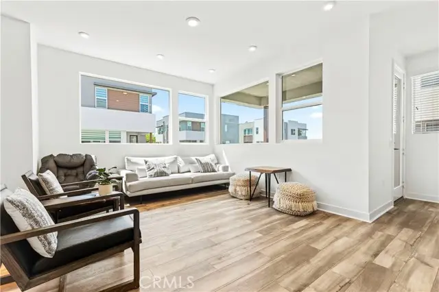 609 S Lyon Street, Santa Ana, CA 92705 - Image #2