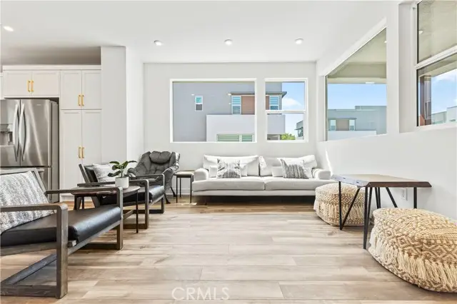 609 S Lyon Street, Santa Ana, CA 92705 - Image #3