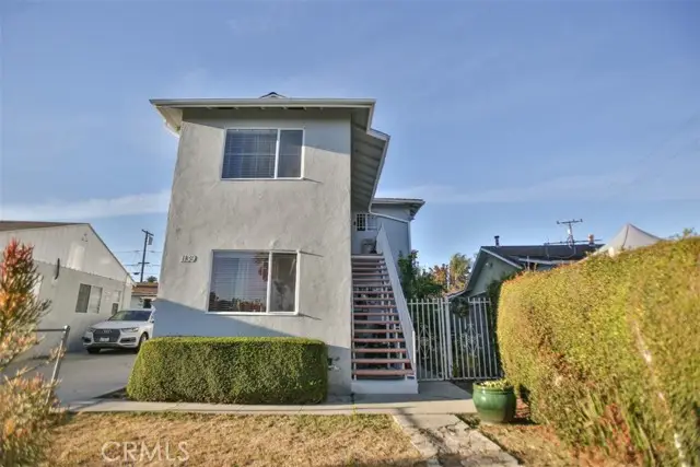 1139 E 67th Street, Inglewood, CA 90302 - #2