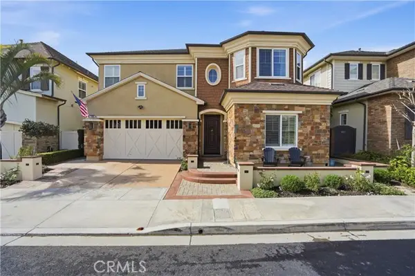 17491 Oakbluffs Lane, Huntington Beach, CA 92649