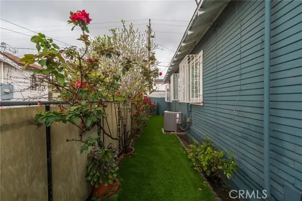 1219 W 98th, Los Angeles, CA 90044