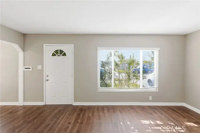 2010 N Corlett, Los Angeles, CA 90059 - #2