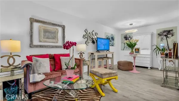 420 N Villa Court #107, Palm Springs, CA 92262