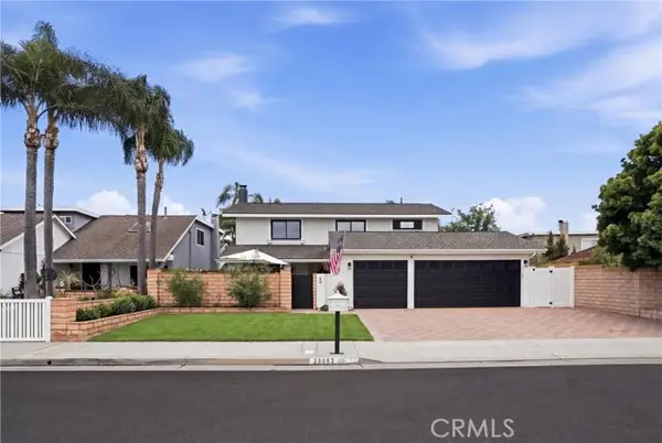 20082 Gothic Circle, Huntington Beach, CA 92646