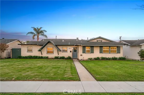 5082 Edinger Avenue, Huntington Beach, CA 92649