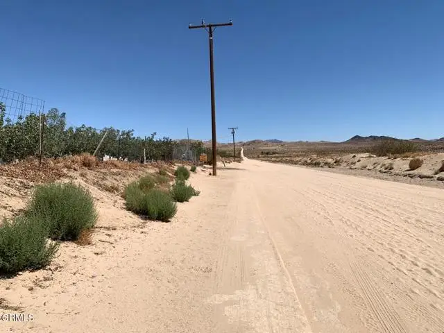 10080 Santa Fe Fire Road, Lucerne Valley, CA 92356 - #3