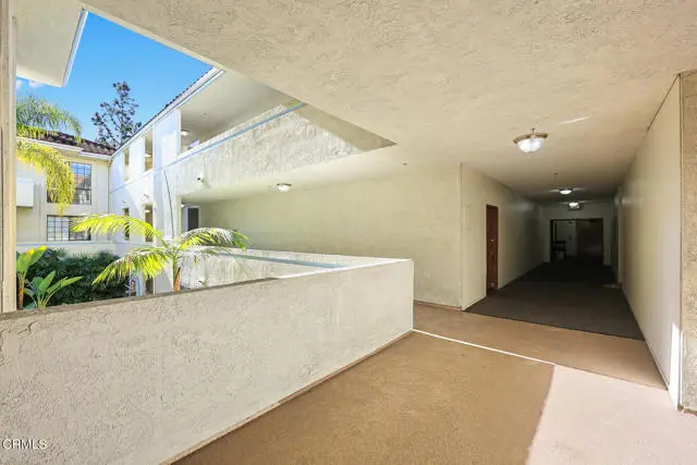 235 S Holliston Avenue #211, Pasadena, CA 91106 - Image #2