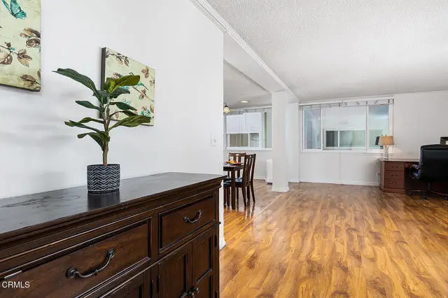 540 Kelton Avenue #201, Los Angeles, CA 90024 - Image #2