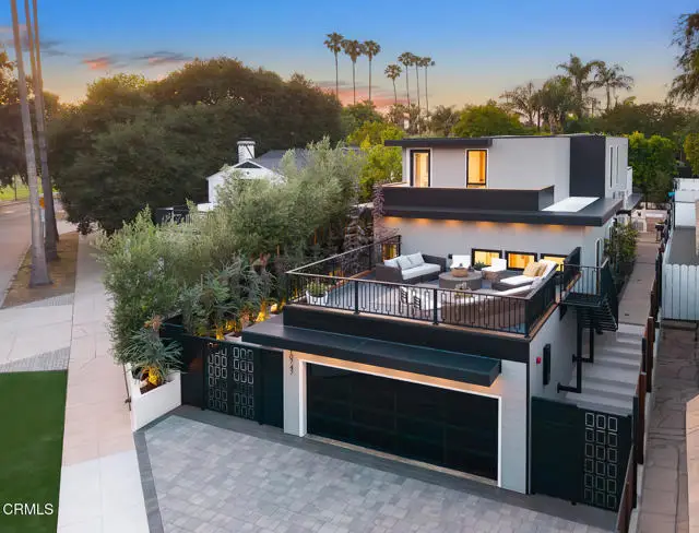 10747 Valleyheart Drive, Studio City, CA 91604 - Image #2