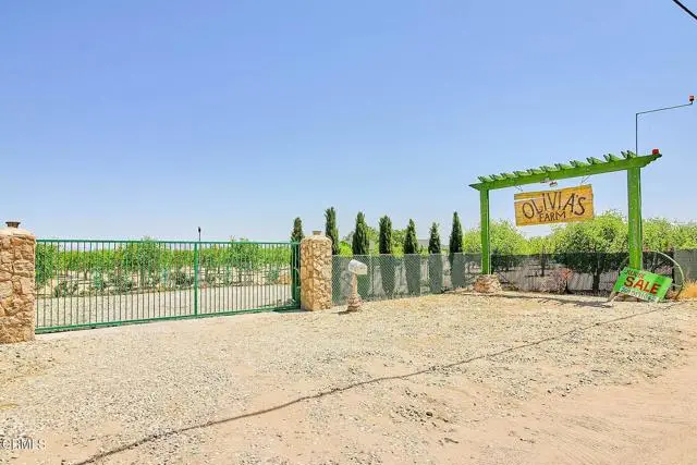 34738 Old Woman Springs Road, Lucerne Valley, CA 92356 - #1