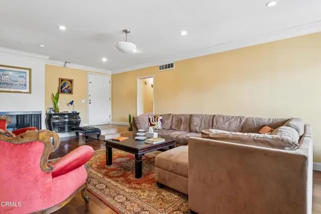 125 S Sierra Madre Boulevard #304, Pasadena, CA 91107 - #3