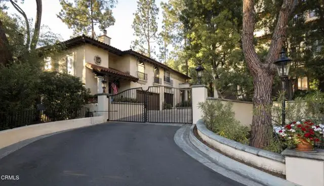 52 N Arroyo Boulevard, Pasadena, CA 91105 - #1