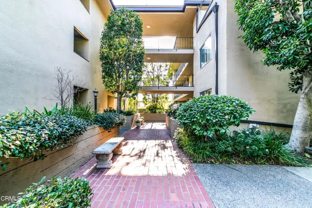 380 S Orange Grove Boulevard #12, Pasadena, CA 91105 - #3