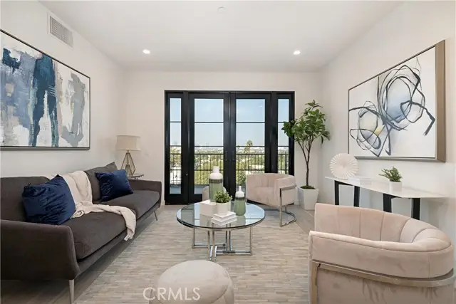 1333 S Orange Grove Avenue #205, Los Angeles, CA 90019 - #1