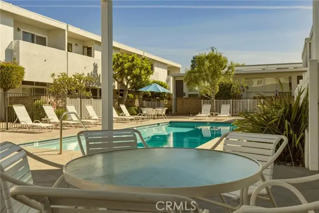 4331 W Sarah Street #10, Burbank, CA 91505 - #1