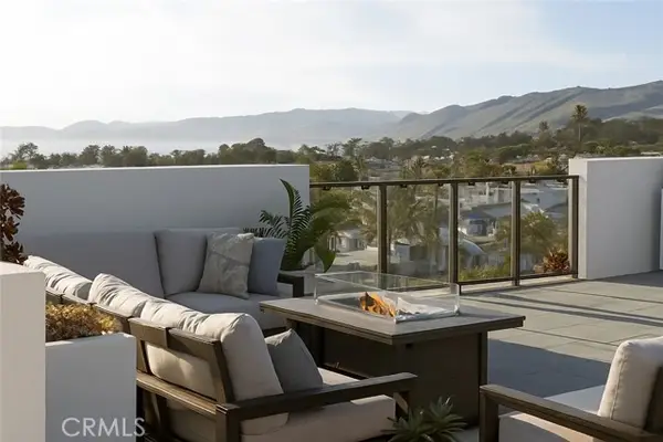 402 W Grand Avenue #302, Grover Beach, CA 93433