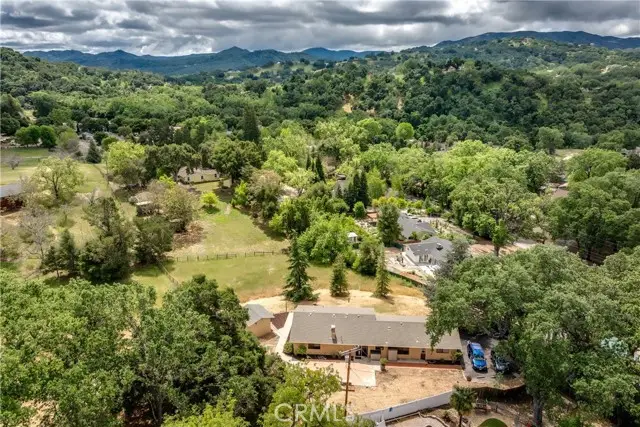 6055 Flores, Atascadero, CA 93422 - #2