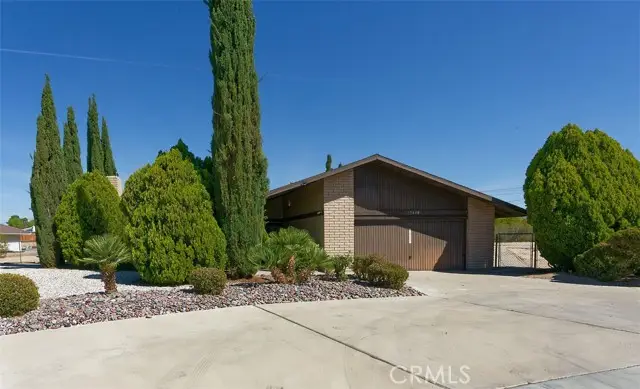 15490 Mondamon, Apple Valley, CA 92307 - #1