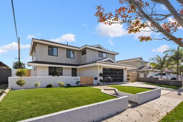 21792 Kaneohe Ln, Huntington Beach, CA 92646 - Image #2