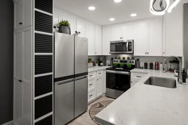 850 State Street #220, San Diego, CA 92101 - #3