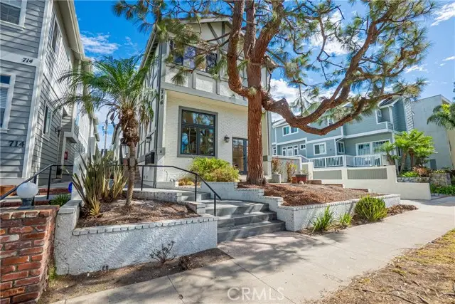 716 S Broadway #A, Redondo Beach, CA 90277 - Image #1