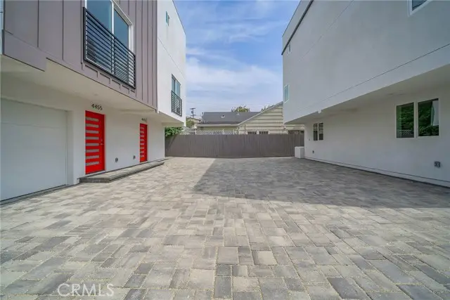 4453 Colfax Ave, North Hollywood, CA 91602 - Image #2