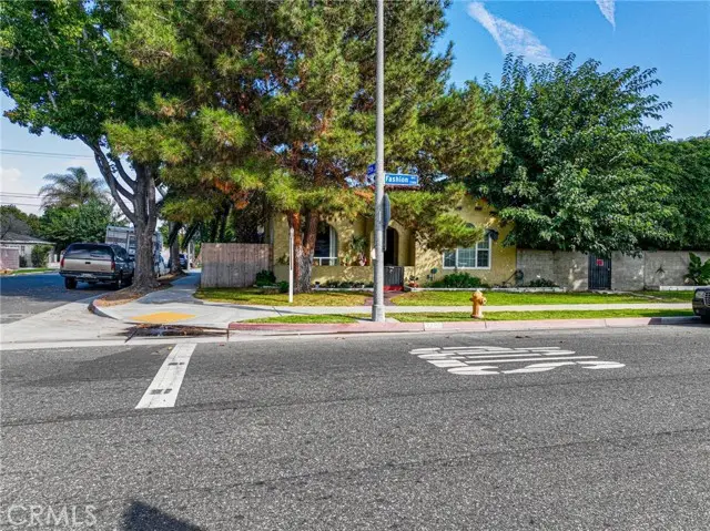 2490 Fashion Avenue, Long Beach, CA 90810 - Image #2