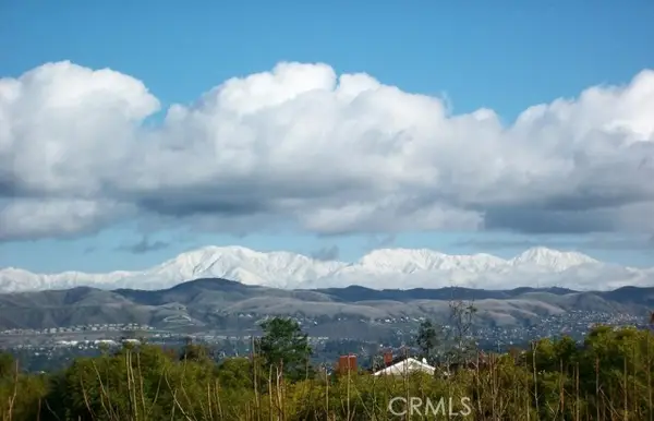 560 S Weymouth Court, Anaheim, CA 92807