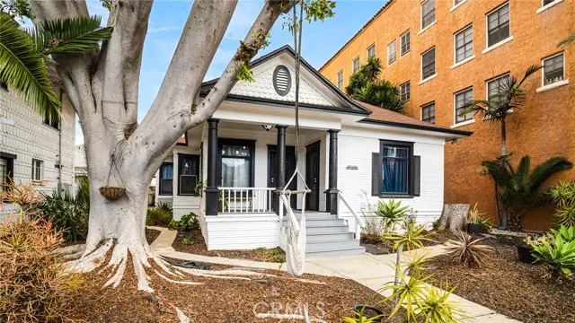 237 W 6th Street, Long Beach, CA 90802 - Image #2