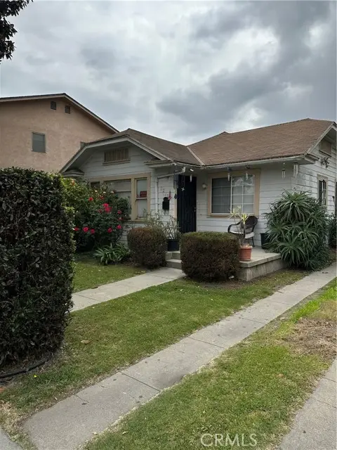 2219 Chestnut Avenue, Long Beach, CA 90806