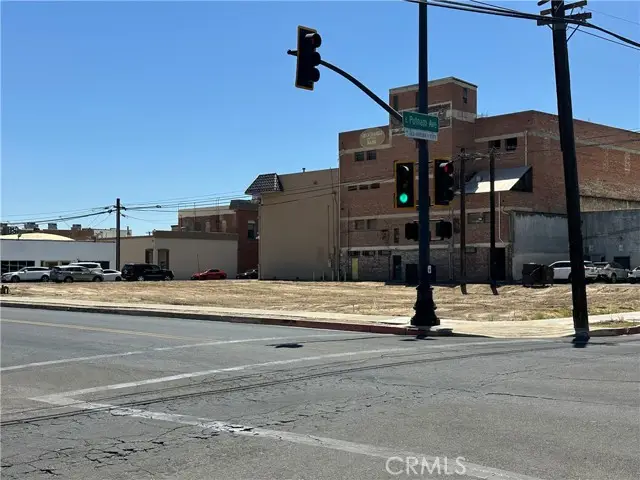 36 E Mill Avenue, Porterville, CA 93257 - #1