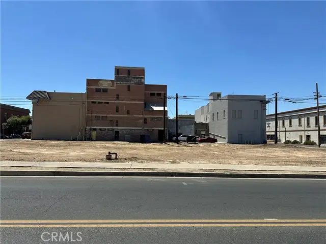 36 E Mill Avenue, Porterville, CA 93257 - #2