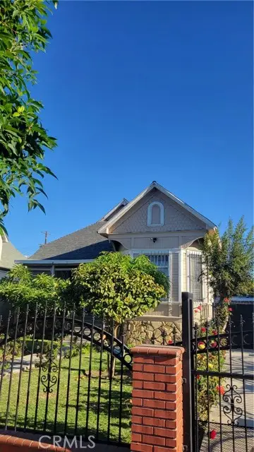 207 E 25th Street, Los Angeles, CA 90011 - Image #2