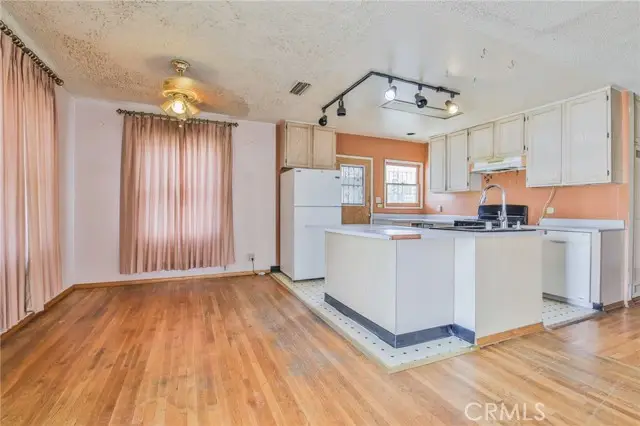 1208 S White Avenue, Compton, CA 90221 - Image #3