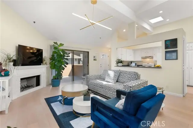 345 Avocado Street #201B, Costa Mesa, CA 92627 - Image #2
