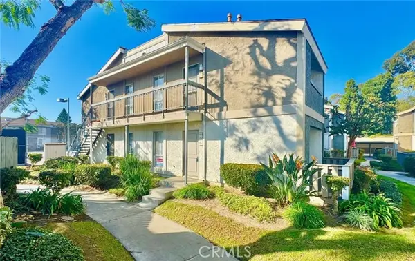 2813 S Fairview Street #G, Santa Ana, CA 92704