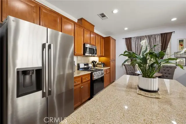 126 Thistle Creek, Beaumont, CA 92223 - Image #2