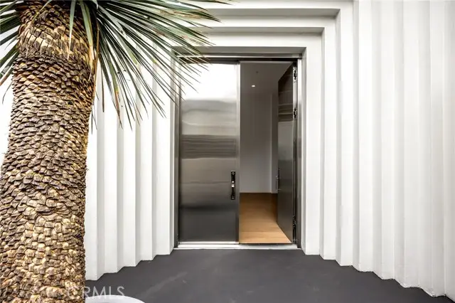 1609 Viewmont Drive, Los Angeles, CA 90069 - Image #2